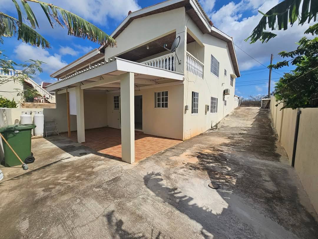 Mon Repos – knus 1-slaapkamerappartement te huur met terras en privéparkeren