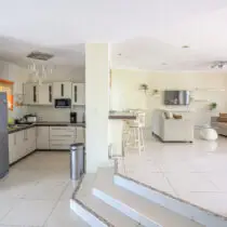 Foto 9 van Royale woning met privézwembad, appartement én studio op eigen grond