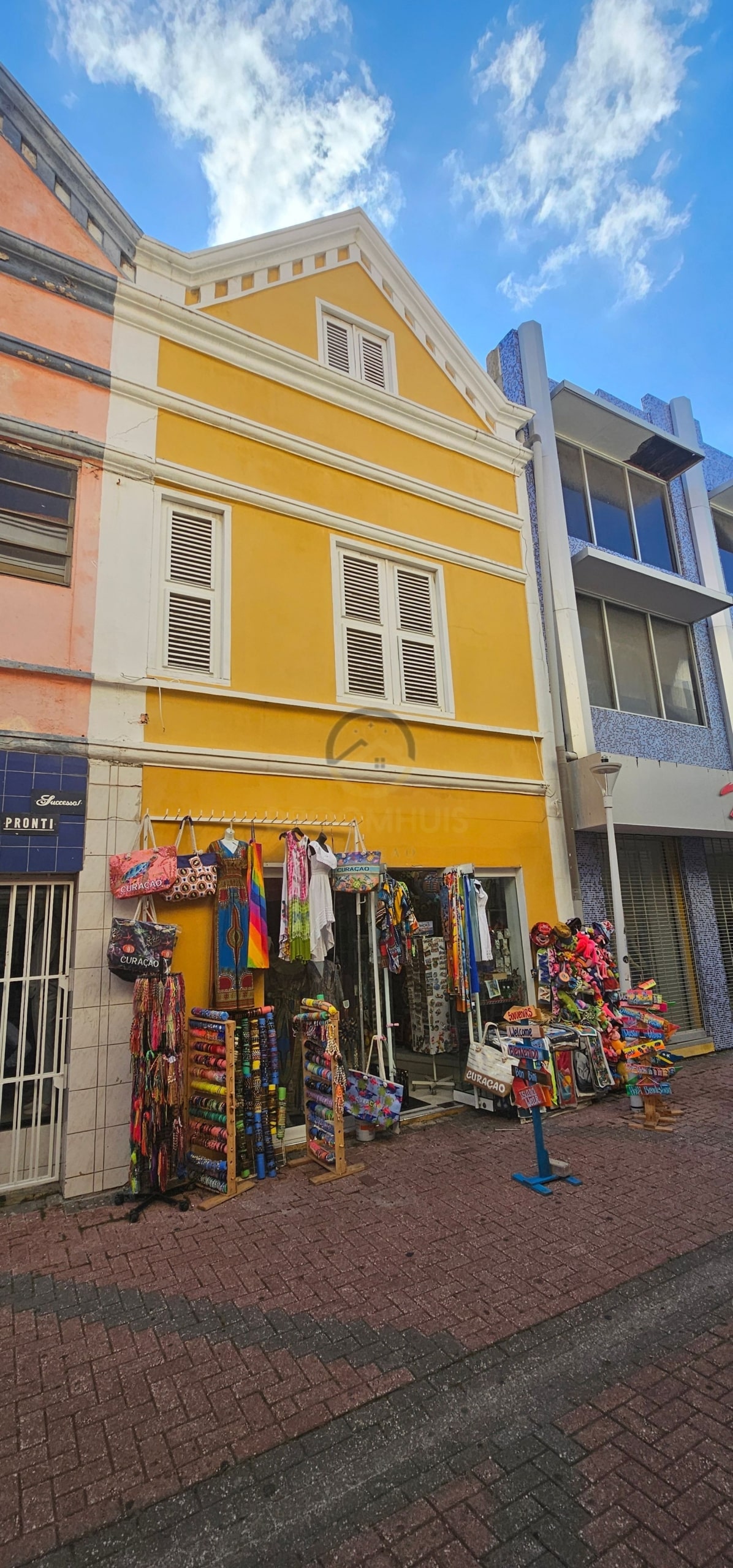 Monumentaal pand te koop in Punda, Willemstad, Curaçao / Monumental building for sale in Punda, Willemstad, Curaçao