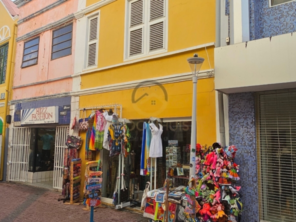 Monumentaal pand te koop in Punda, Willemstad, Curaçao / Monumental building for sale in Punda, Willemstad, Curaçao