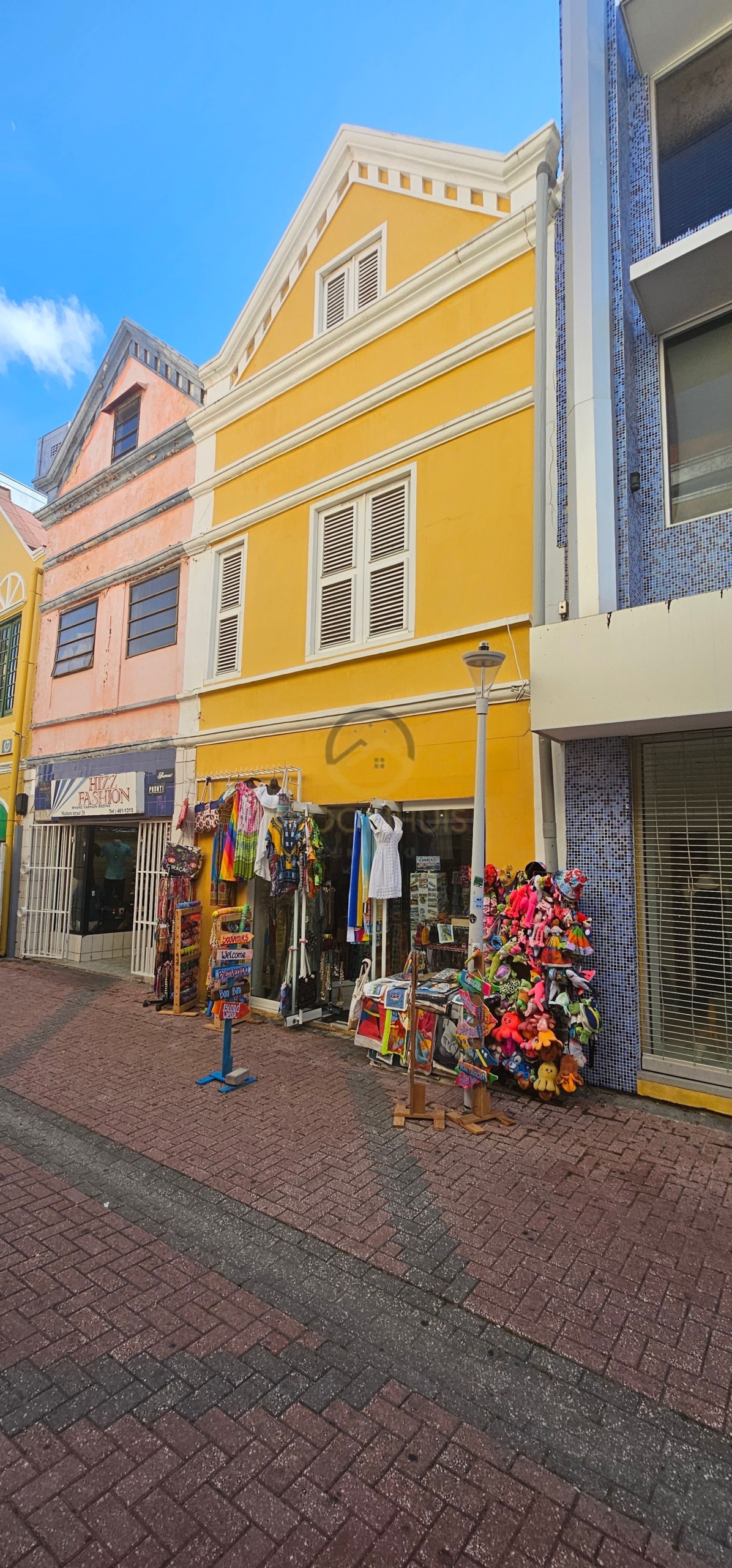 Monumentaal pand te koop in Punda, Willemstad, Curaçao / Monumental building for sale in Punda, Willemstad, Curaçao